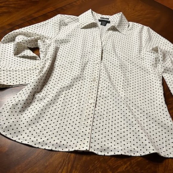 Very Pretty White and Black Polka Dot Blouse -M - Picture 3 of 16